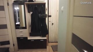 The snatch with mouth from the police came to the call. sucked