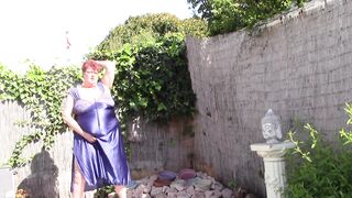 Long Tit Aunt Makes Video to Jerk Off