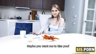 SIS.PORN. Bro convinced naive mistress to make it for the sake of