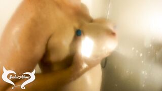 Sexual Huge Booty Bimbo with Long Breasts taking a Shower!