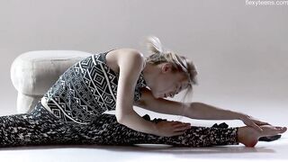 Russian beauty bushy gymnast Rita Mochalkina