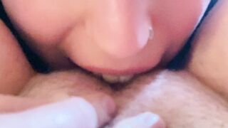 How A Real Bi women Eats Peach (men take notes)