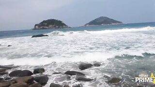 Gang Bang with Bae thin making pirocudos happy inside Praia into