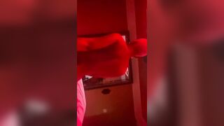 African Teenagers Sneaks to banged Mom’s bf