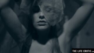 See a dirty abandoned bride masturbate to a mindblowing orgasm