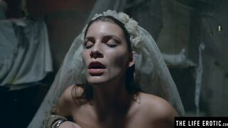 See a dirty abandoned bride masturbate to a mindblowing orgasm