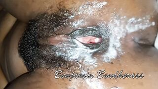 SUBSCRIBE - BUSHY CREAMY CLOSE UP ON LOOP (ON LOOP)
