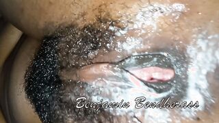 SUBSCRIBE - BUSHY CREAMY CLOSE UP ON LOOP (ON LOOP)