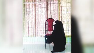 Arab Cougar Cum Leaking Mouth Completion