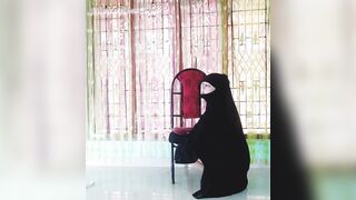 Arab Cougar Cum Leaking Mouth Completion
