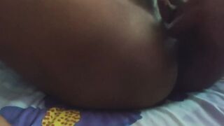 Uncontrollable shaking female orgasms Roommate Finger Bang අලුත් කොල්ලා ඇඟිල්ලෙන් කිම්බට දීපු සැප