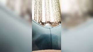 Chubby Women Wears Clitoris Sucker into Jeans and Squirts