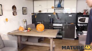 MATURE4K. Pumpkins gotta gives