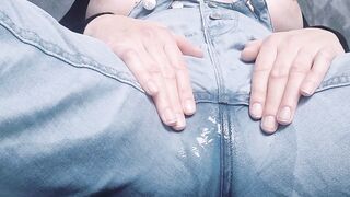 Bbw wetting and masturbating til orgasm in piss soaked jeans