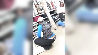 Huge Breasts Black Mom keep Squatting