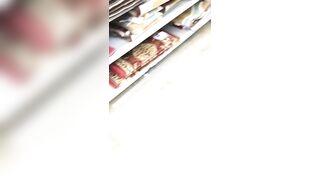 Huge Breasts Black Mom keep Squatting