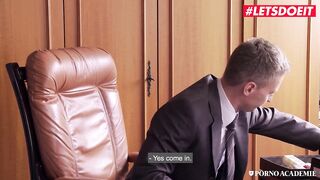 PORNO ACADEMIE Beauty 18 yo Yo Valentina Ricci 3way Fun At School