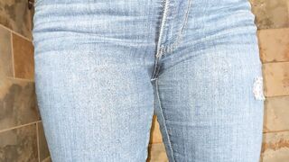 Wifey pee into her leggings