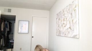 Sensual Older Erica Lauren Gets Naked Nude Inside Homemade Clip
