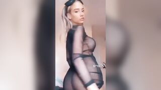 Performance off body (tik tok) nudes
