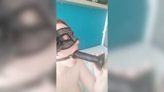 Deepthroating my dildp