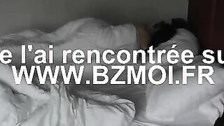 Il embete sa femme au reveil pour se vider les couilles