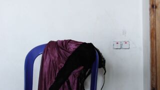 Russian cougar came to Mexico and masturbates without being shy