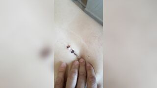 oil on my navel and navel grind