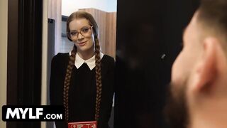 Virgin Mom Spreads Her Huge Legs And Makes His College Buddy Cum All Over Her Incredible Face