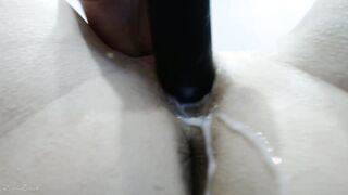 CLOSE UP OF CREAMY Soak TWAT ORGASM FROM DEEP PENETRATION