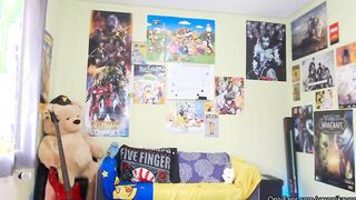 Goddess gamer 18 Year Old flashing titted booty and SET UP