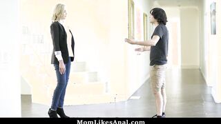 Bully Dude Make an Naughty Deal with Cougar inside Exchange
