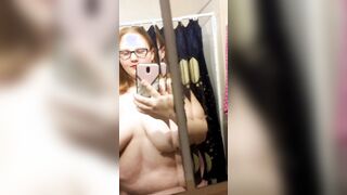 BBW plays with long natural melons