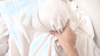 My stepsister arrives tired and I fucked her