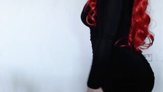 Milf shows what she can with her huge butt