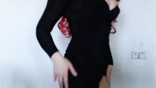 Milf shows what she can with her huge butt