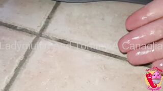 Prima la scopa e poi stende i panni...