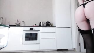 Cute chick Plays with her Sex Dildo (anal)