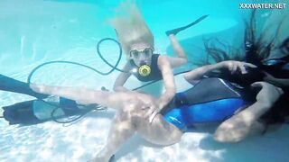 goddess underwater lesbians Vodichkina and Farkas