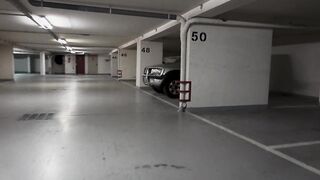 cougar FRANCAISE ENCULEE DANS 1 PARKING AVEC CREAMPIE