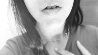 SHH! GUEST AT HOME AND I CUM X3 TIMES SECRET AT TOILET