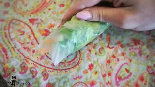 Mommys unique dipping sauce - piss drinking MILF