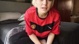 Beauty bob haircut blonde giving female JOI by using her