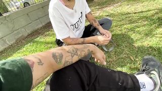 I gives cash to a gorgeous cunt with mouth inside the park and this happens