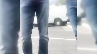 Amigas putas lesbianas convencen a desconocidos de cogerselas (Completo)