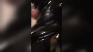 ニーハイブーツの膝裏にペニスを挟んで拷問...