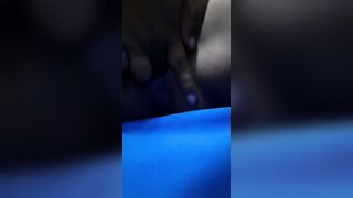 Rico squirt y gemidos fuertes mientras me masturbo