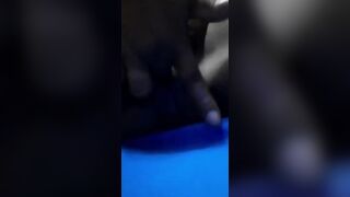 Rico squirt y gemidos fuertes mientras me masturbo