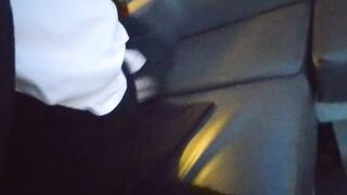 【屋上露出】近くに人がいても我慢できずに露出しちゃう