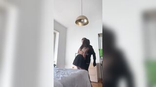 Priscilla Salerno trova un fan inside ascensore e si fa inculare